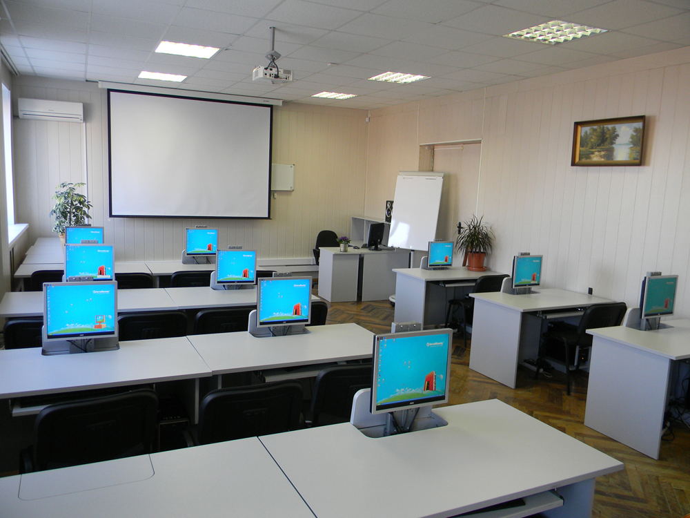 Https учебный центр. Учебные компьютерные классы. Интерьер компьютерного класса. Красивый компьютерный класс. Классы в АЙТИ школа.
